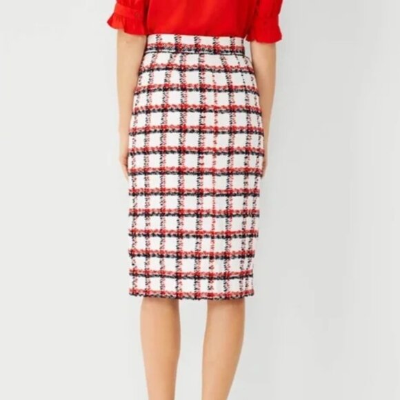 Ann Taylor Plaid Tweed Button Pencil Skirt Size Medium - Picture 2 of 3